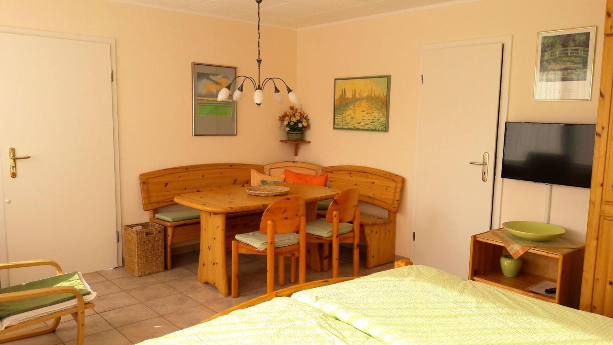 Lotte Und Helmut Klanner Apartment Daisendorf Bagian luar foto